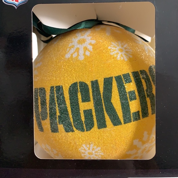 Large Green Bay Packers ornaments - Picture 5 of 6